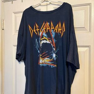 Def Leppard Graphic T-Shirt